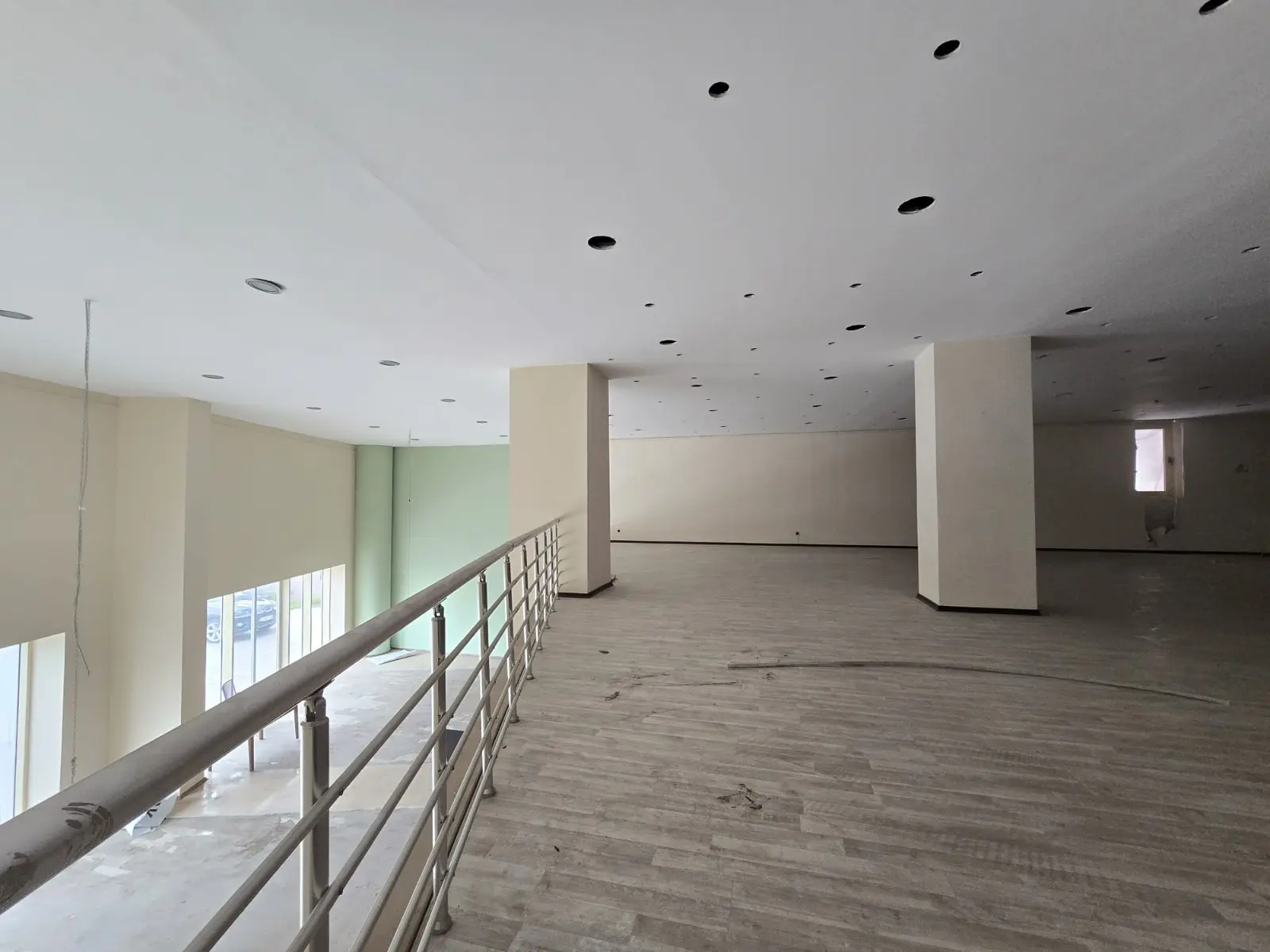 Mezzanine floor